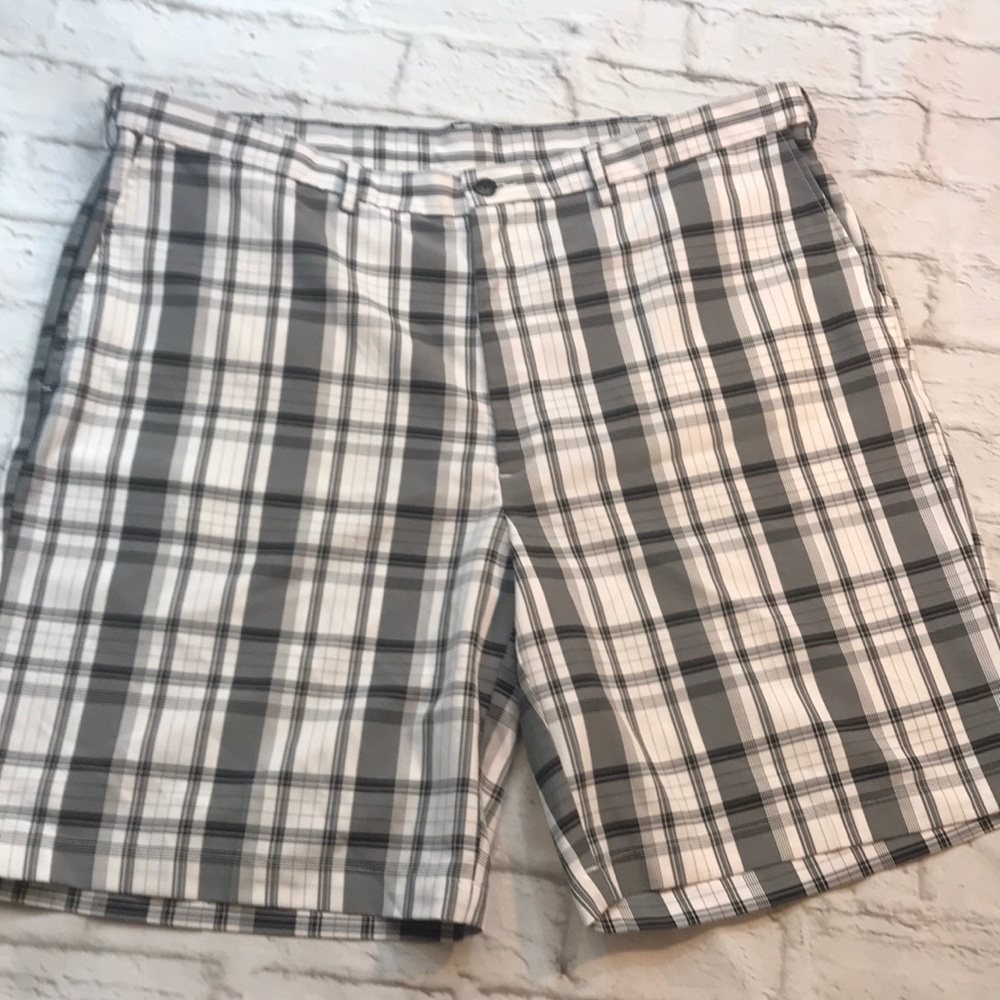 Hagar Cool Performance Plaid Shorts LK NEW Size 40